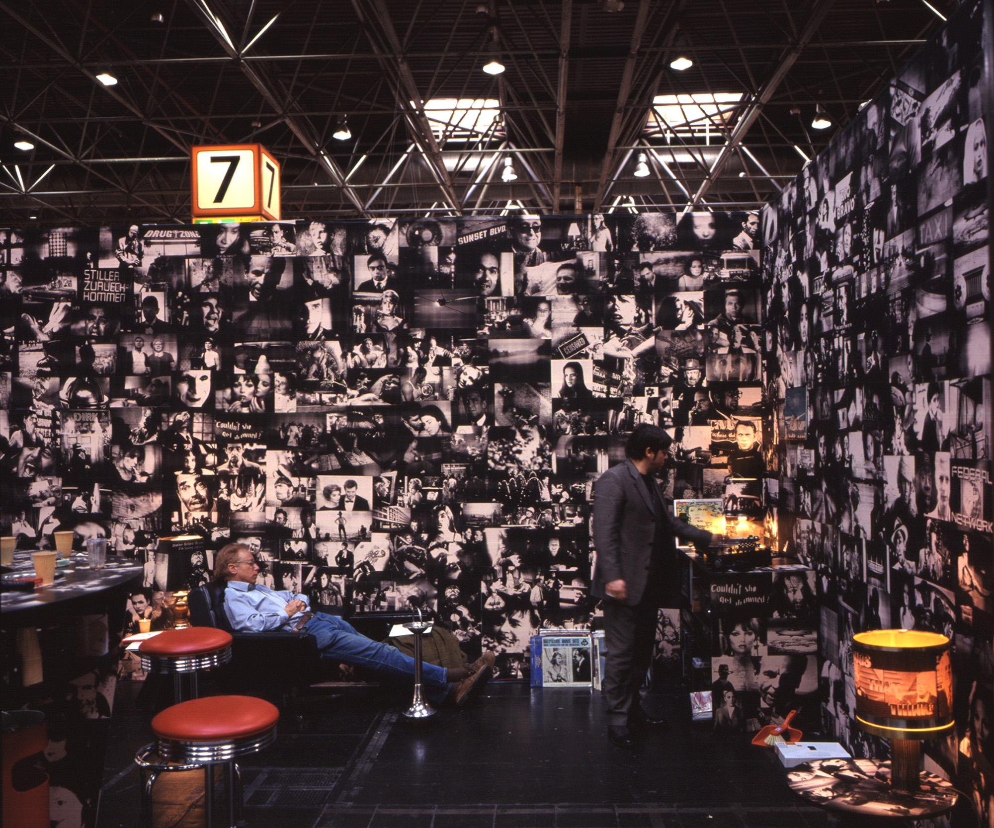 Gene-Revisted-II-1999-sideboard-sessel