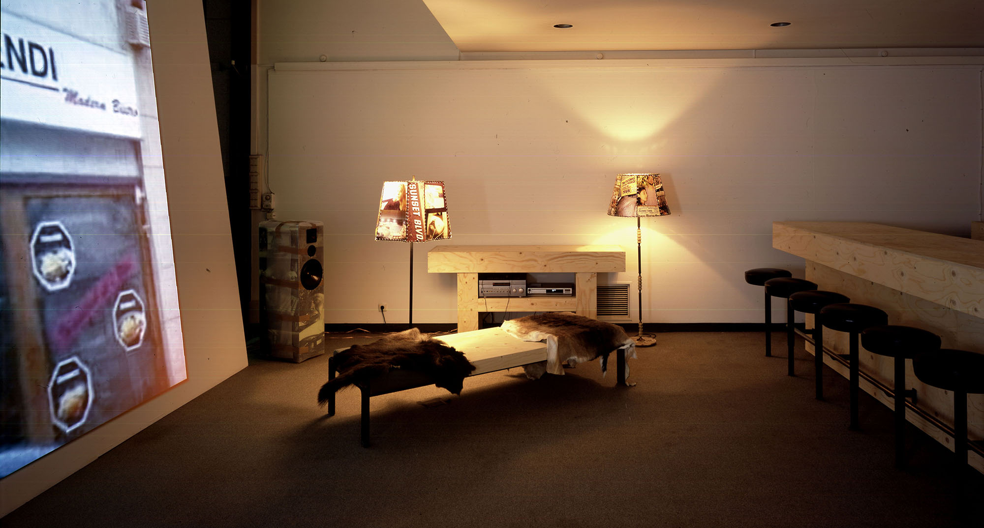 Gerds-McDoener-Lounge-2001-hinten