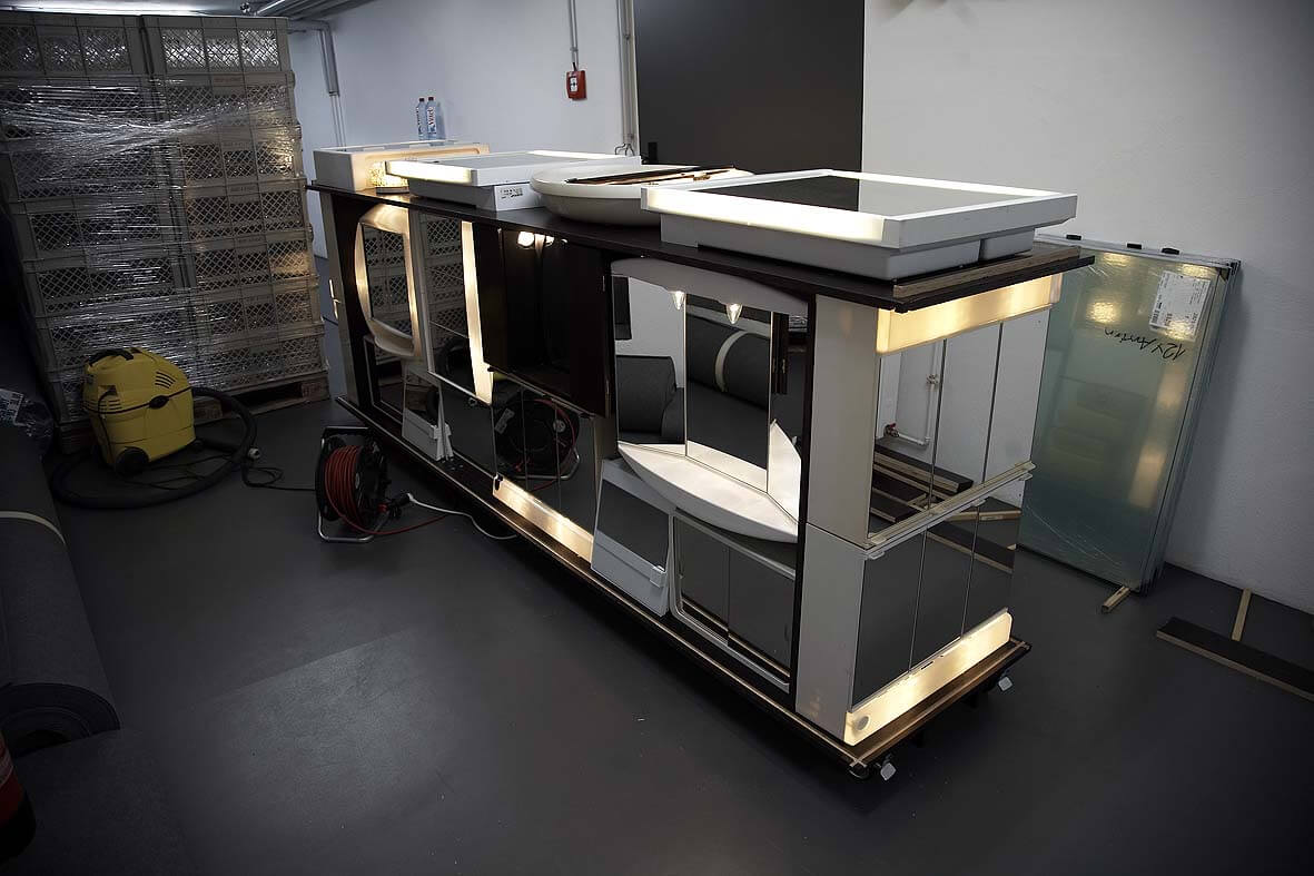 Luhmanneck-remix-cities-of-gold-and-mirrors-2011-making-of-5