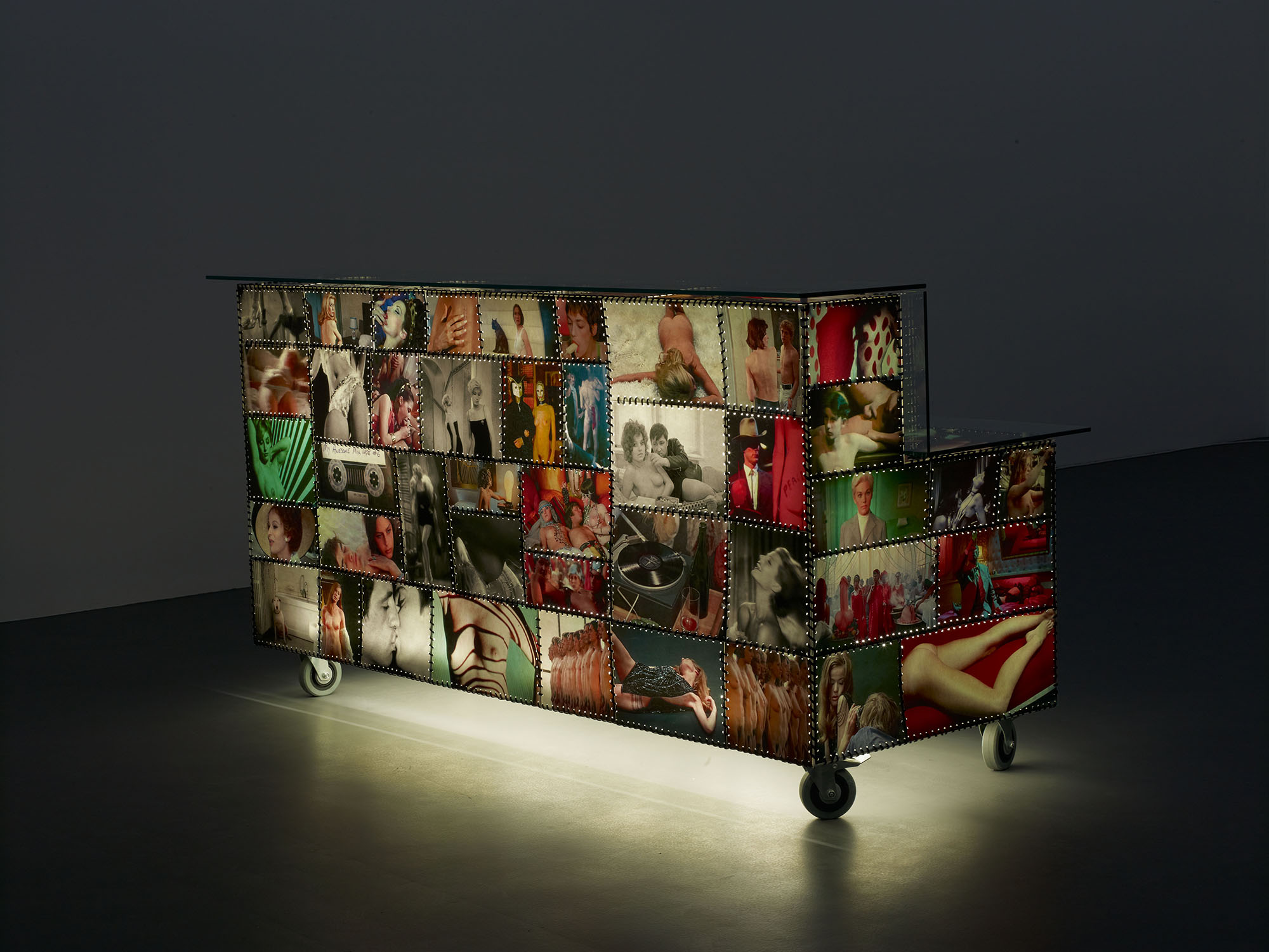 fragile-bar-stoschek-2008-eck