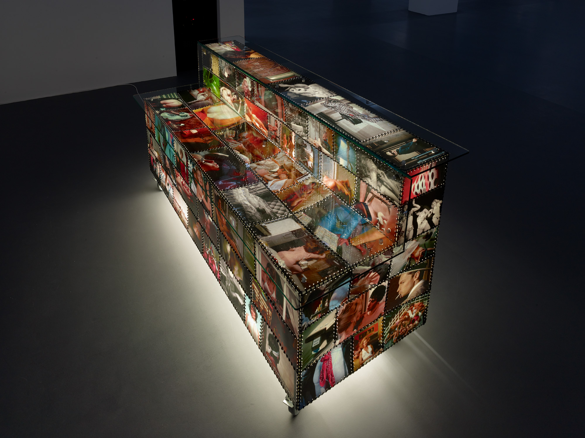 fragile-bar-stoschek-2008-hinten-bl