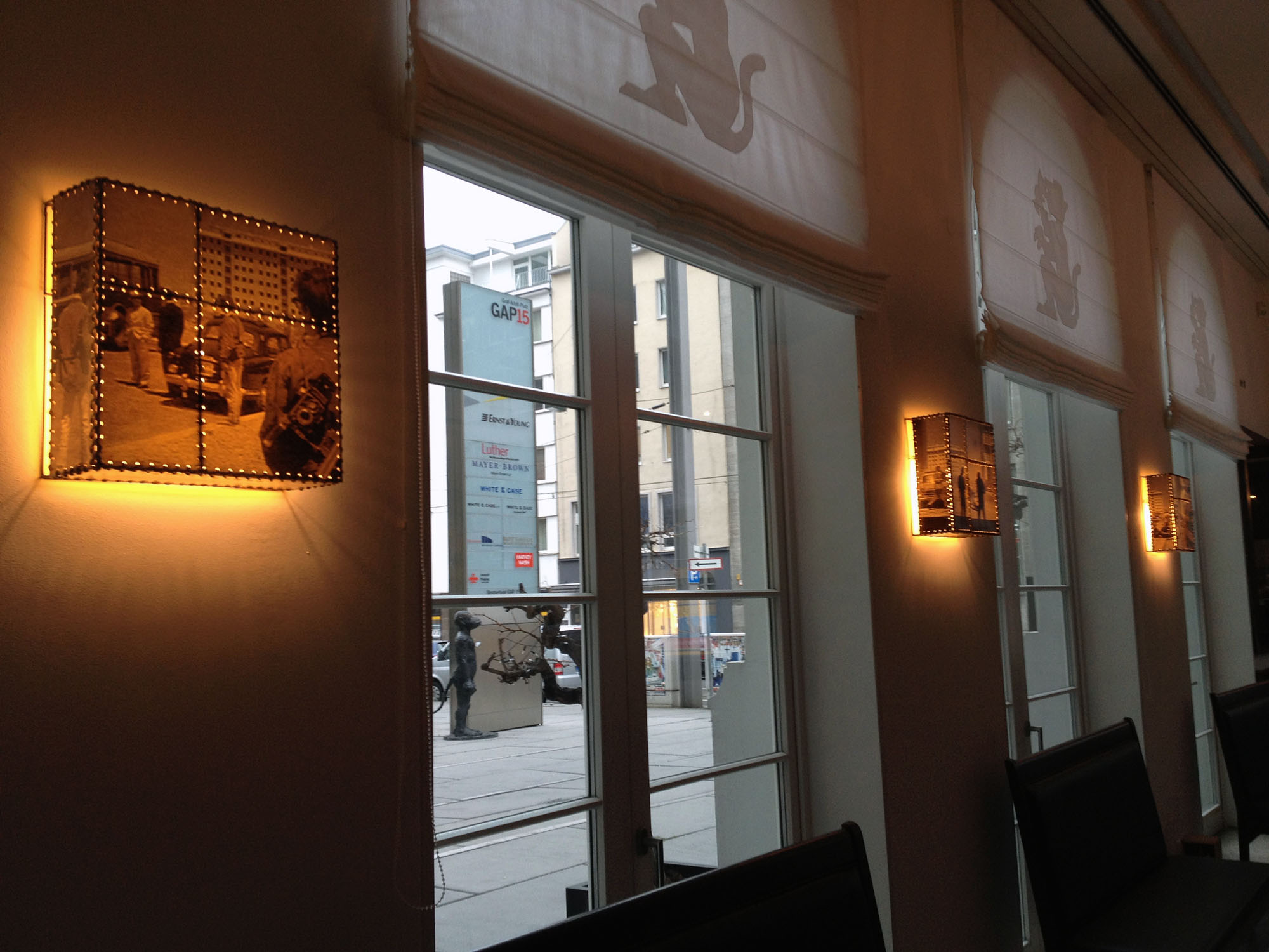 monkeys-south-2013-lamps